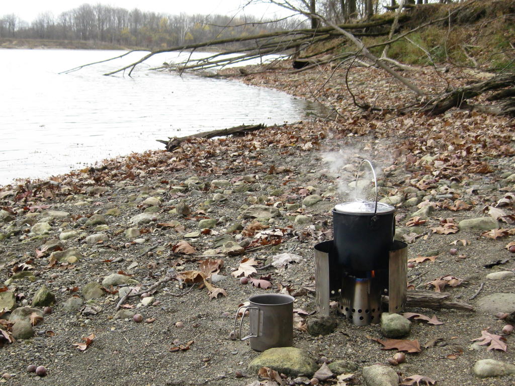 BushCooker LT III with Mors Pot steaming
